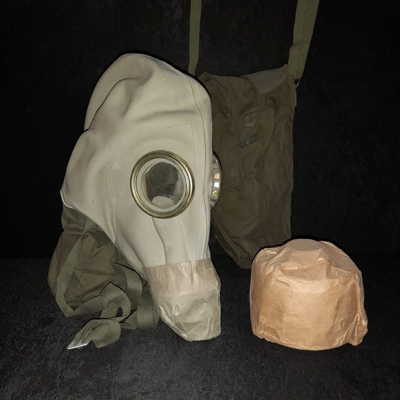 Bulgarian gas mask ShM62 (Copy of the Russian model). Variant for civilians’ protection without the tube and small filter.