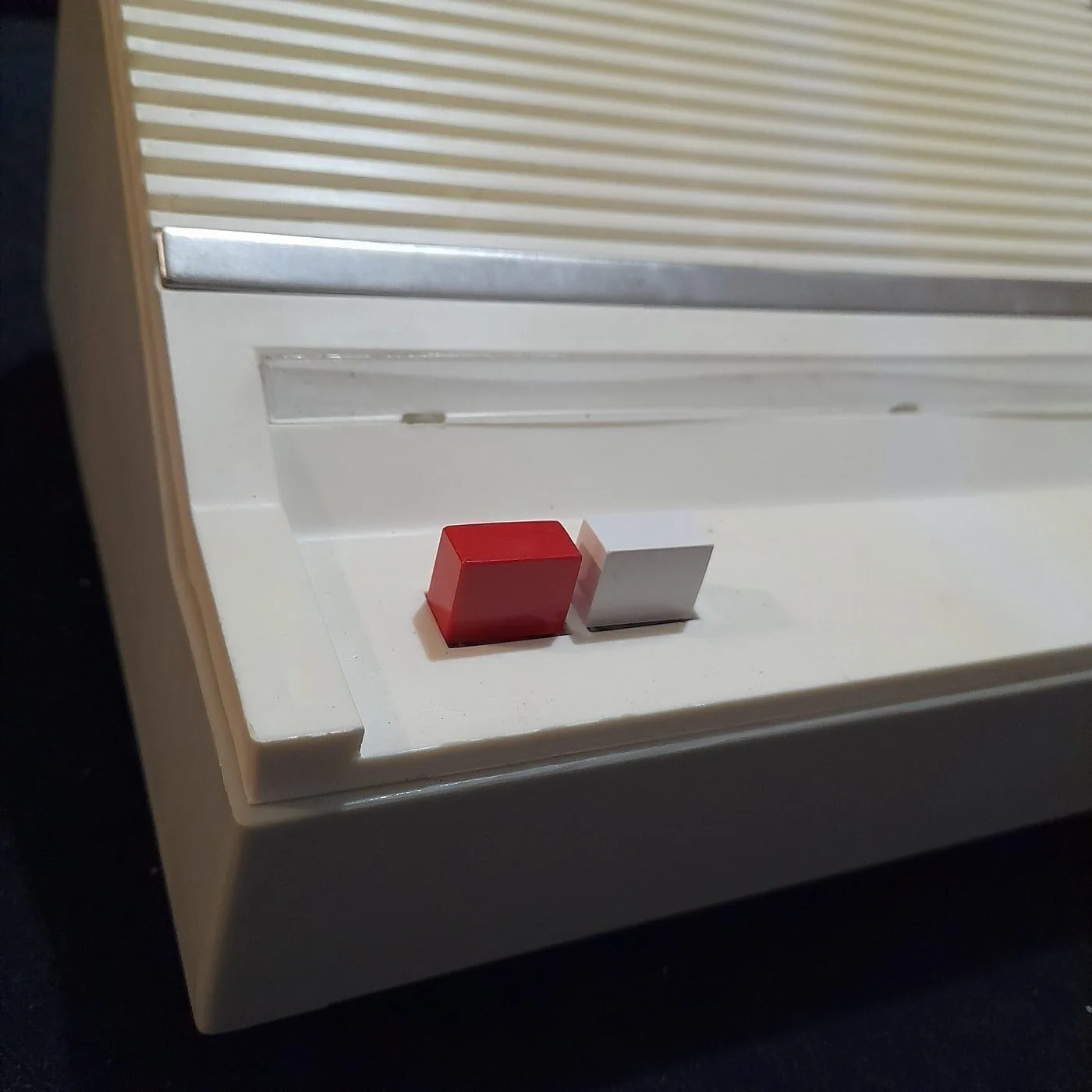 Conference signalling device — 5