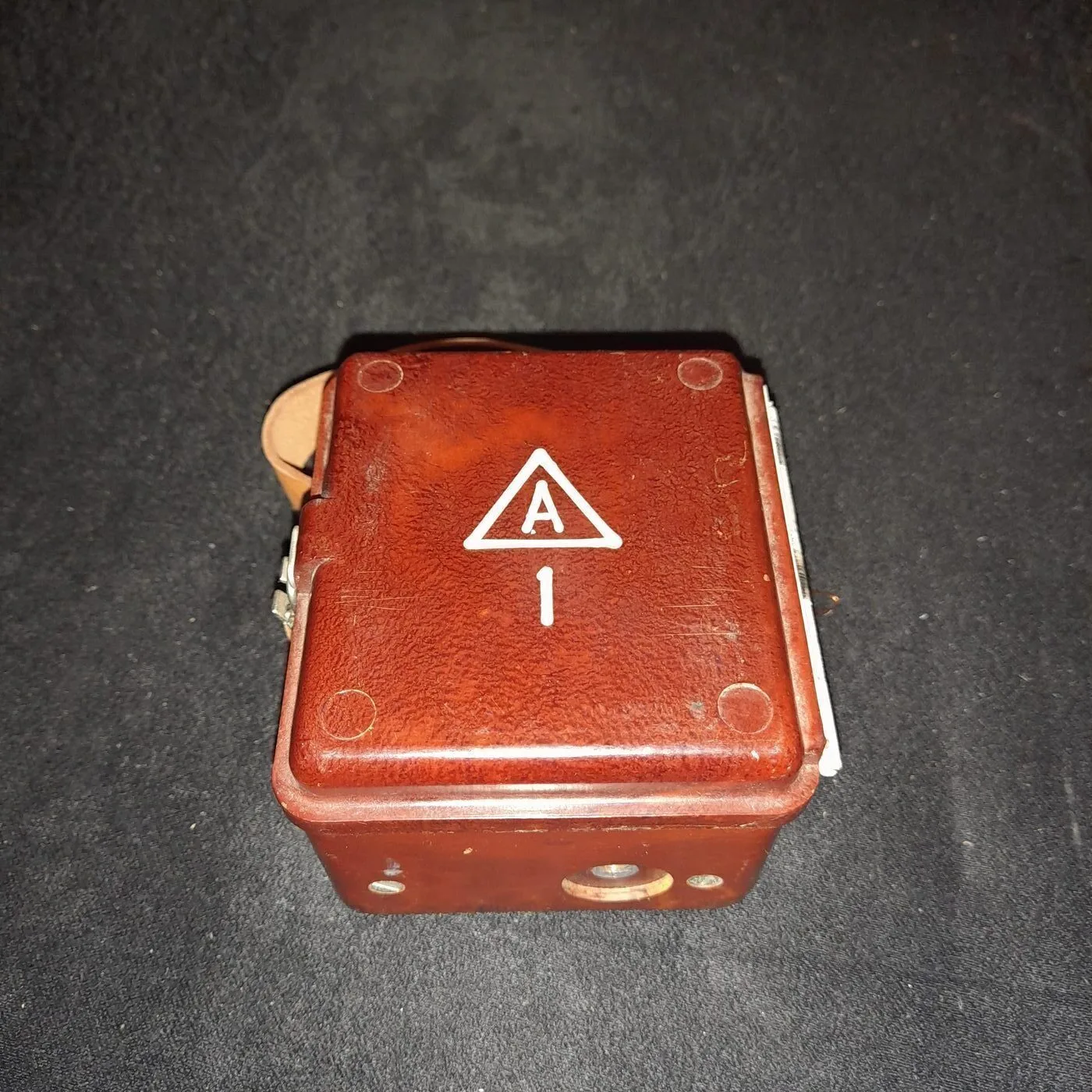 Ampere meter made in URSS in use in the People's Republic of Bulgaria.