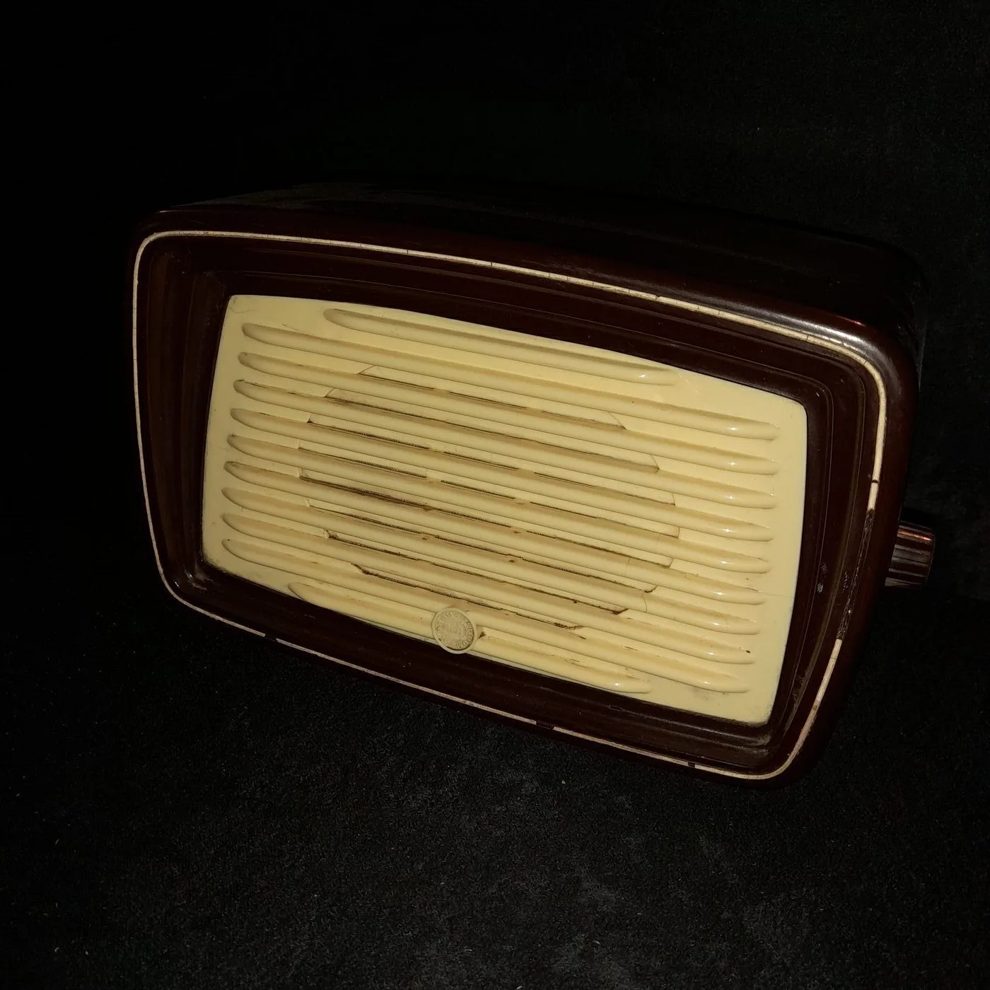 Bakelite radio — 2