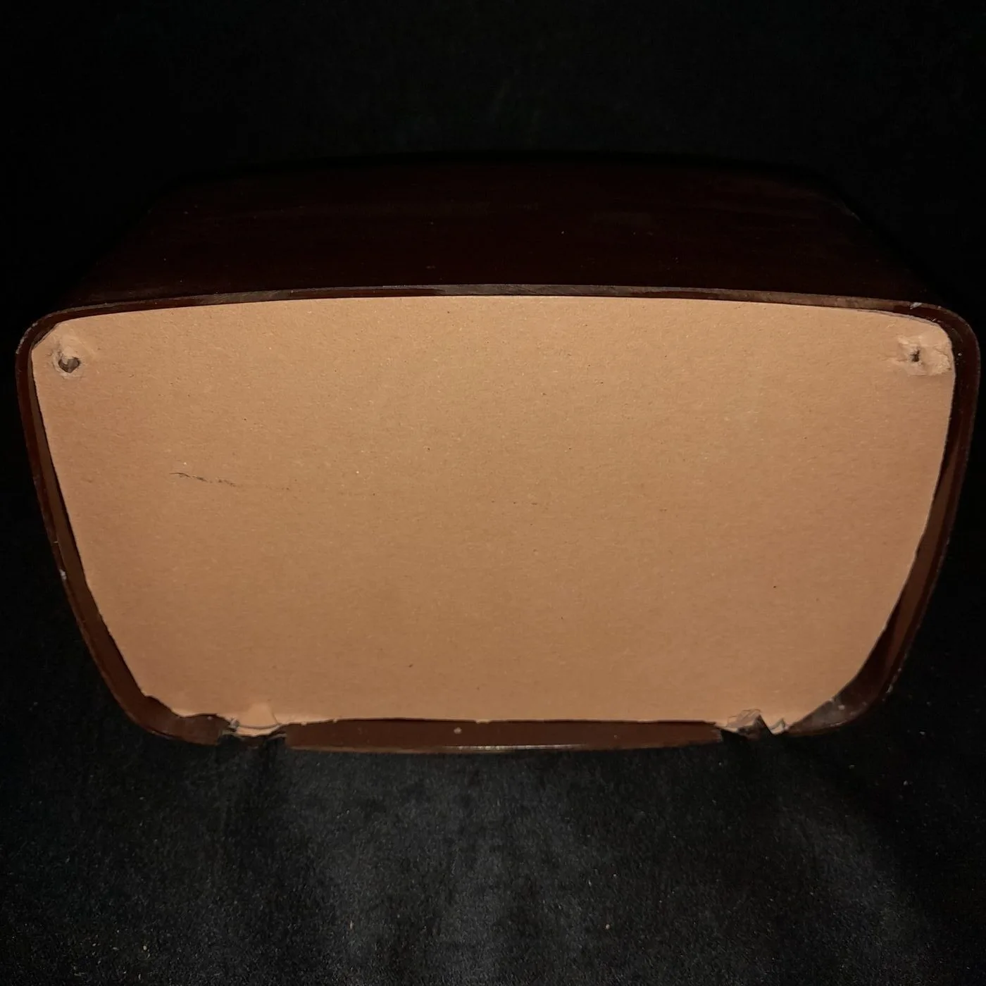 Bakelite radio — 5
