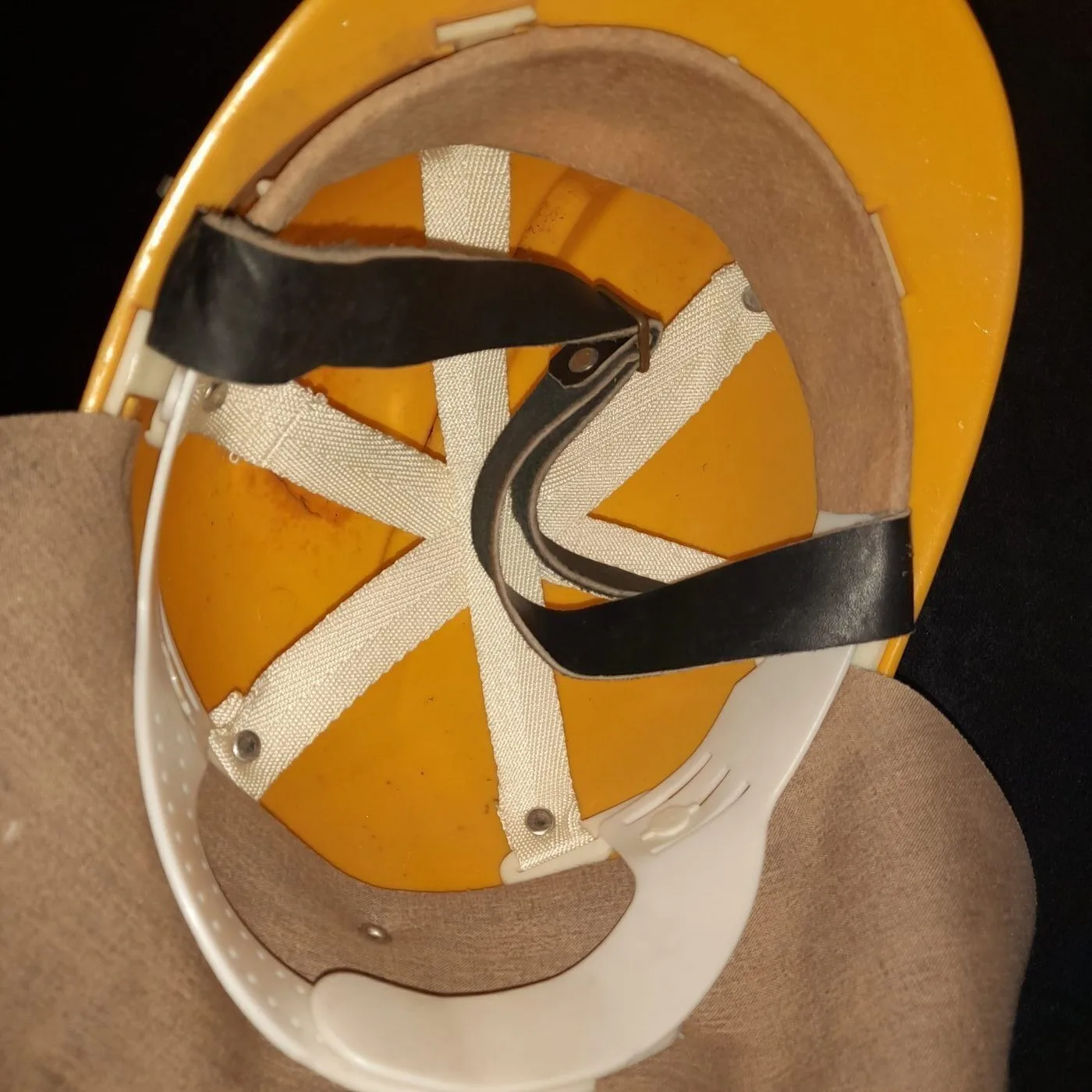 Firefighter's helmet — 6