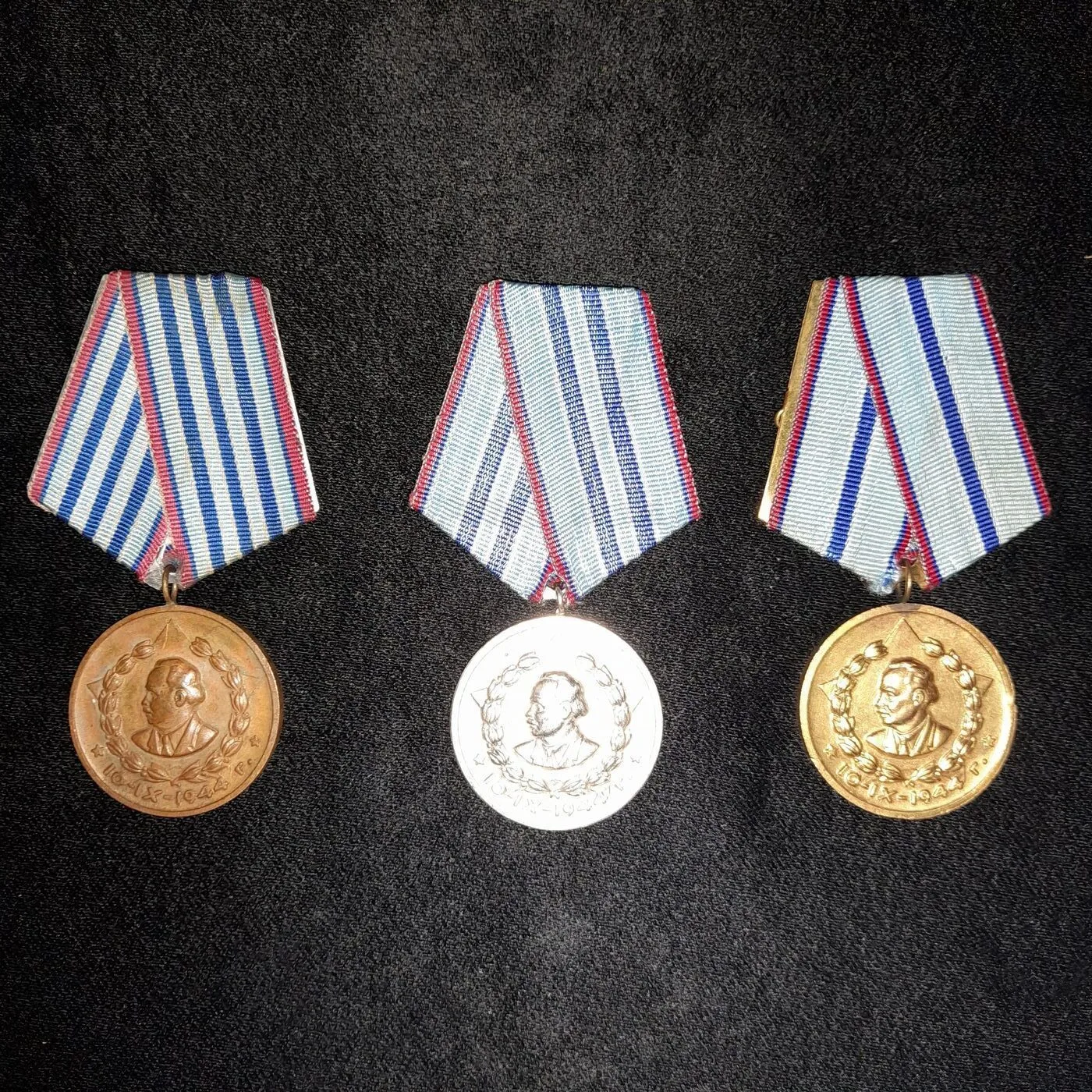 Medals for irreproachable service in the Ministry of the Interior, ten, fifteen and twenty years