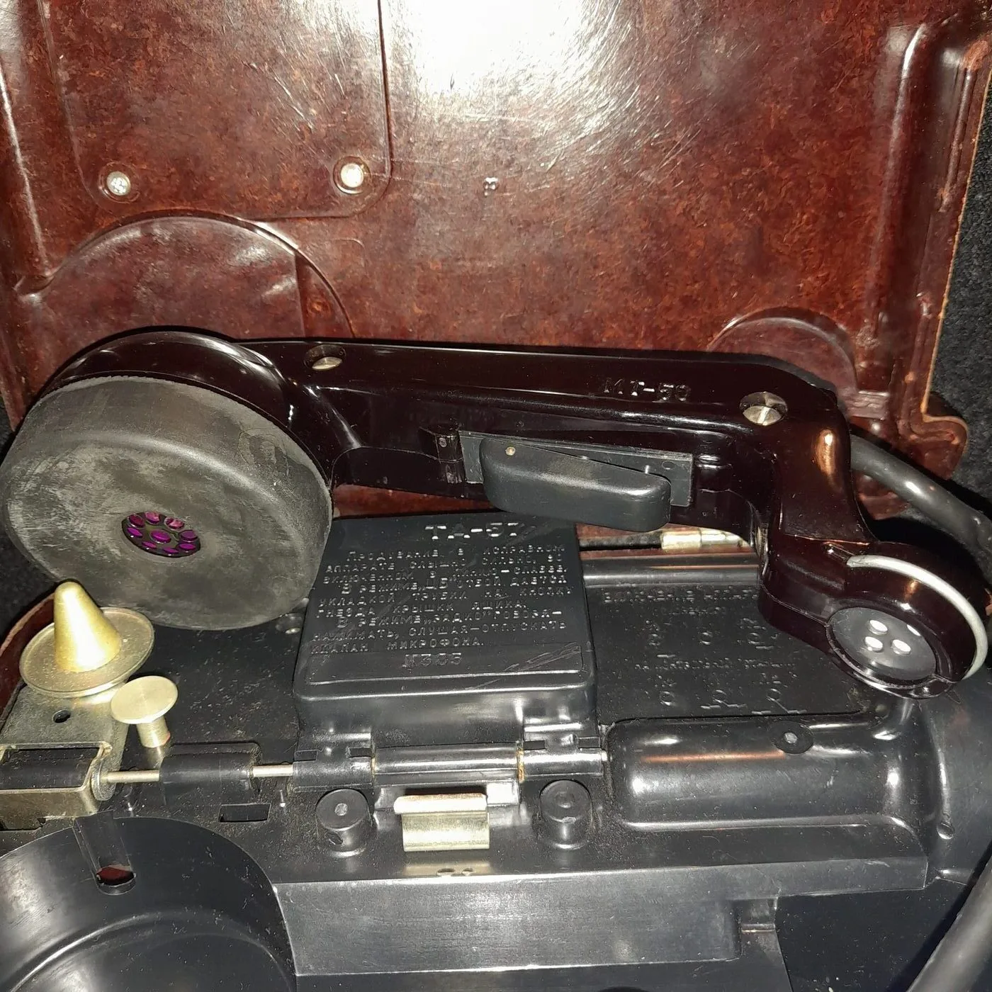 TA-57 field telephone — 8