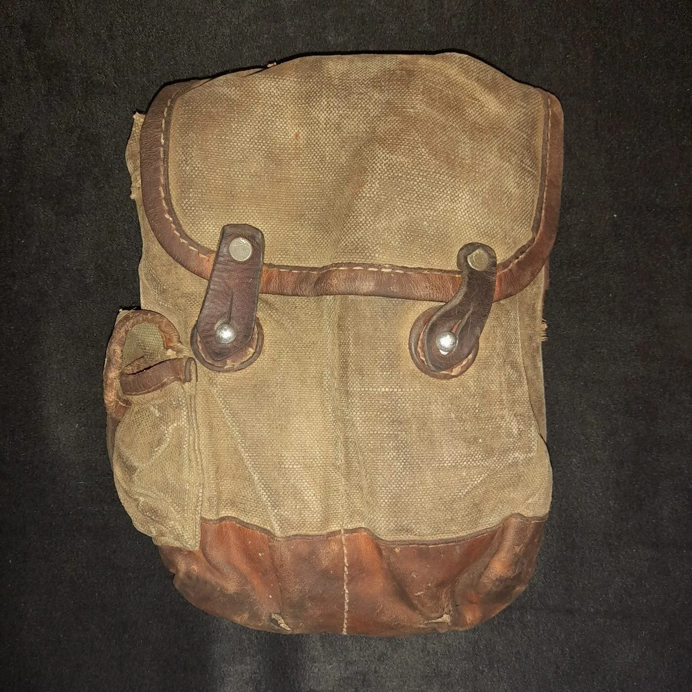 AK-47 magazine pouch — 2