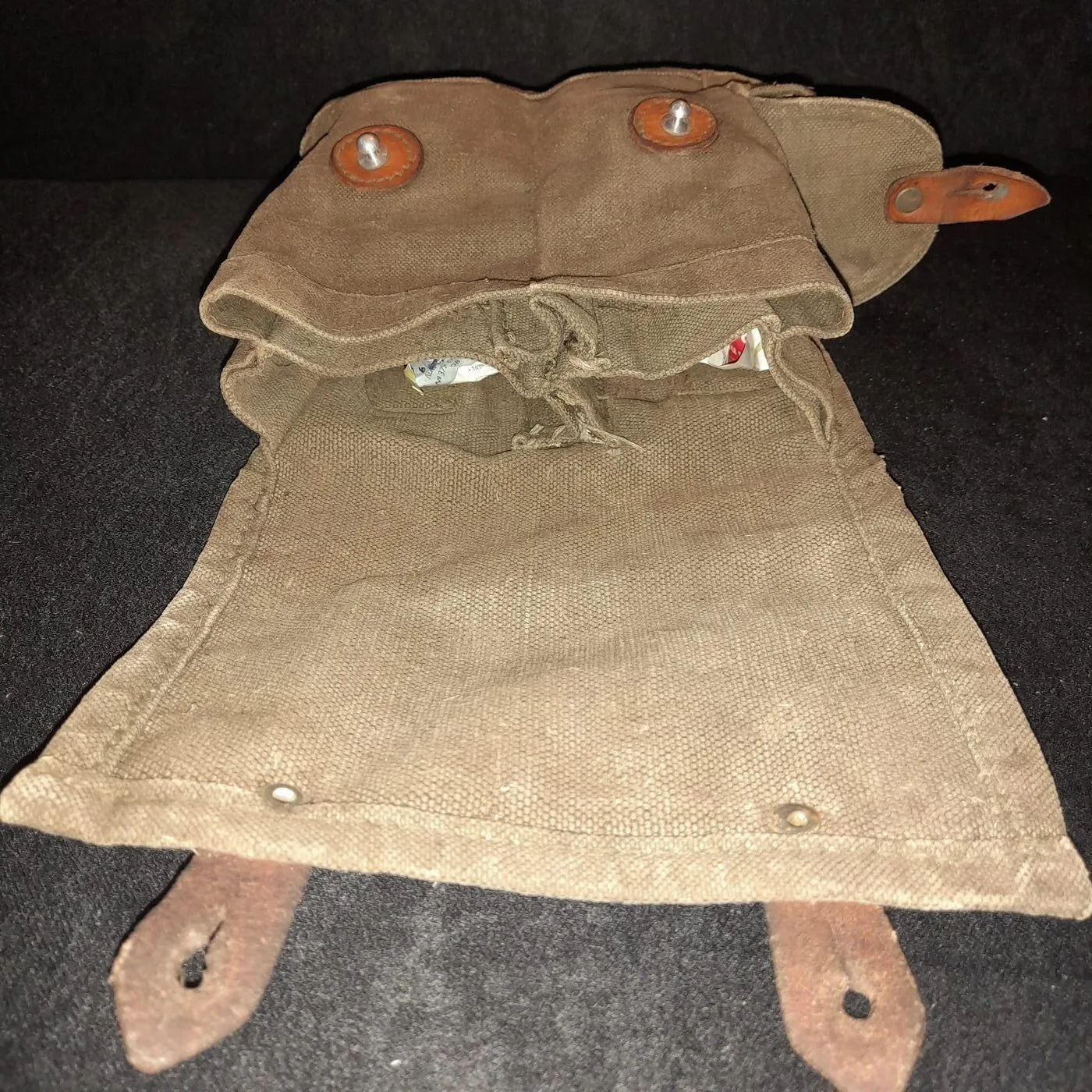 AK-47 magazine pouch — 18
