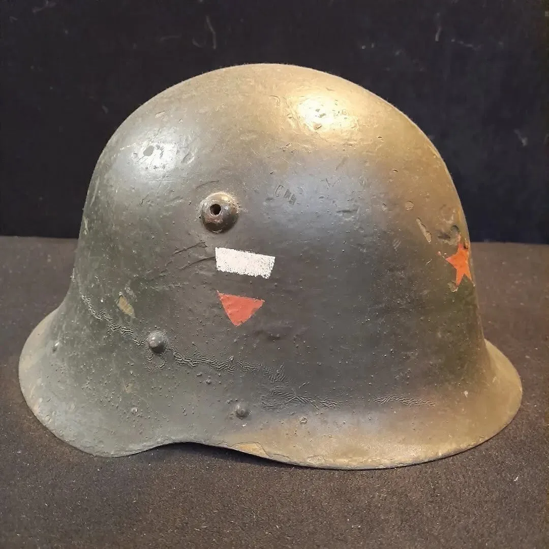 M36 type C helmet with painted red star and flag