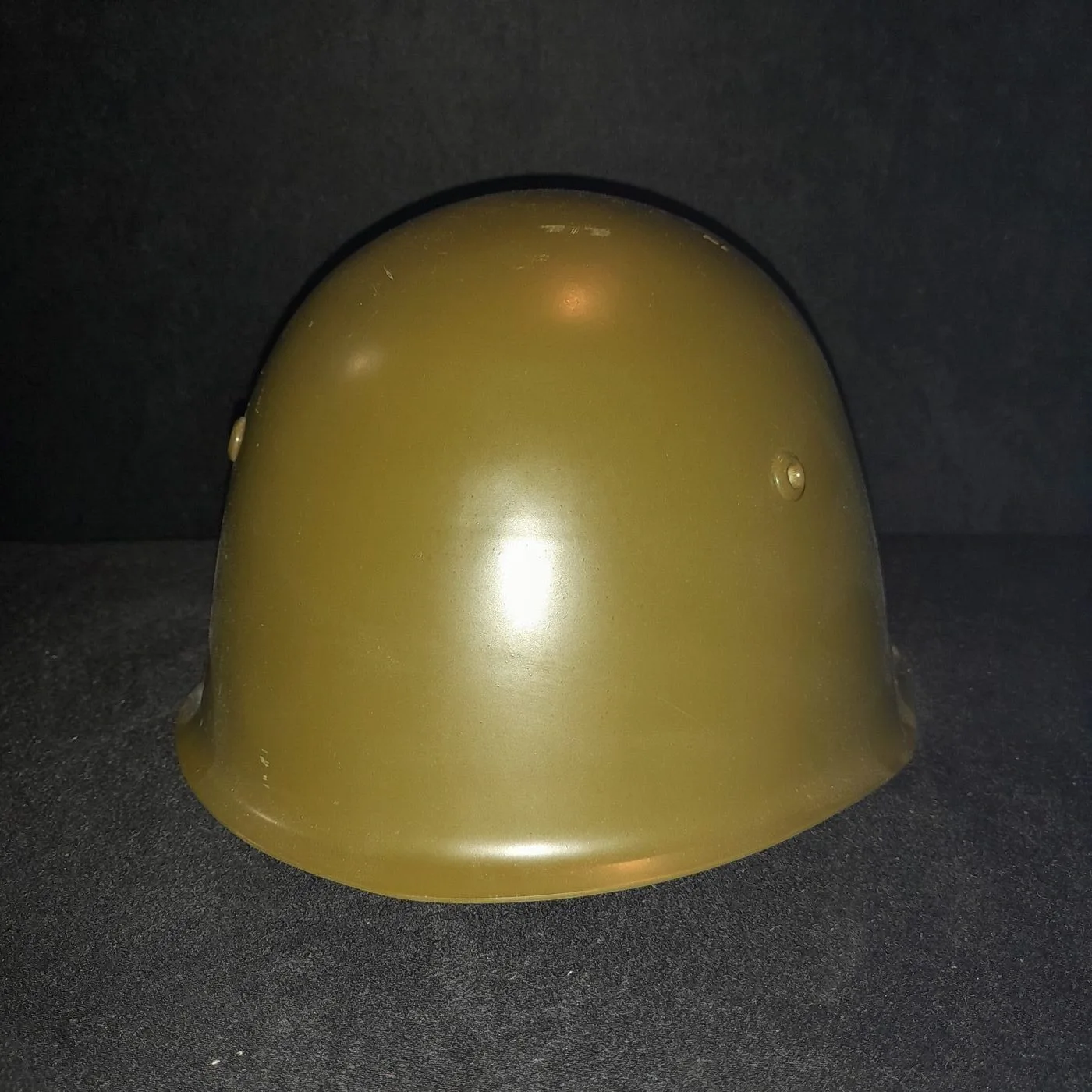 M51/72 helmet, light green variant