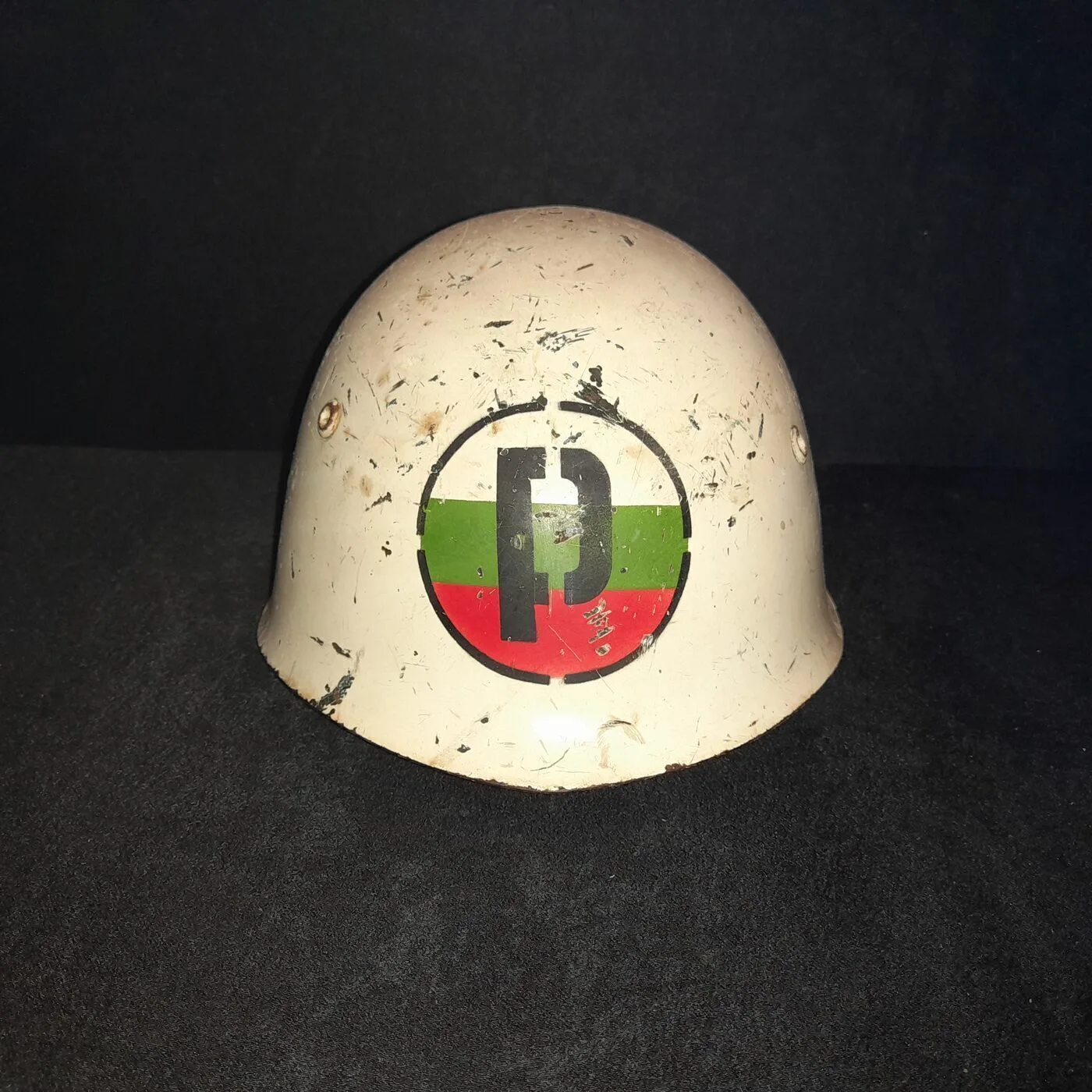 M51/72 helmet of the military police