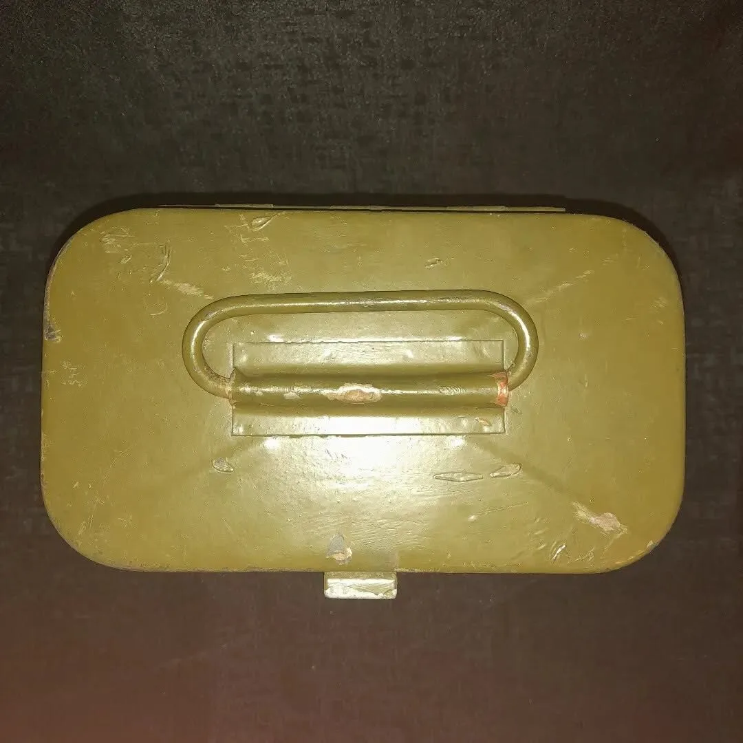 Metal box for artillery optics — 4
