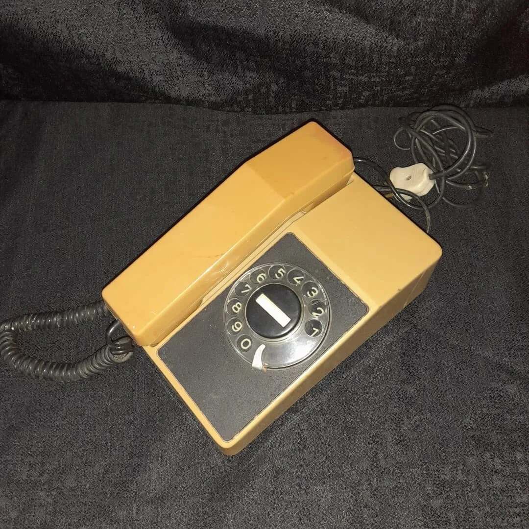 "RESTPROM TA-700" telephone — 2
