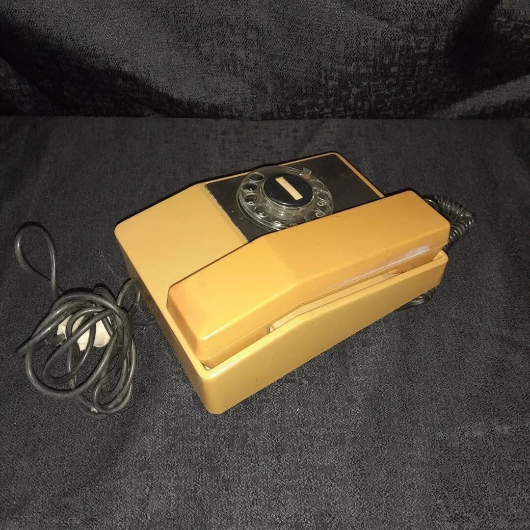 "RESTPROM TA-700" telephone — 3