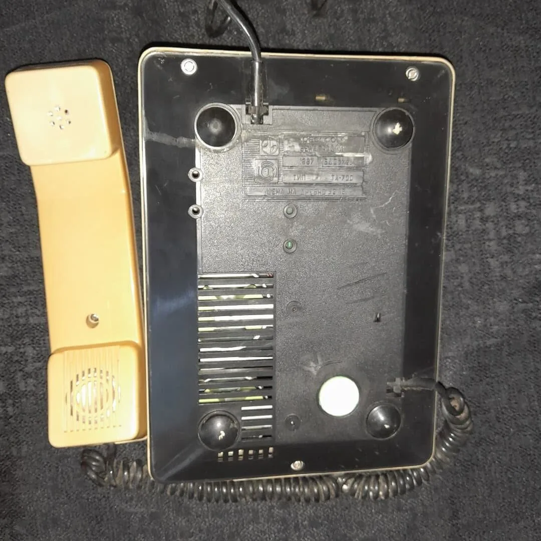 "RESTPROM TA-700" telephone — 5