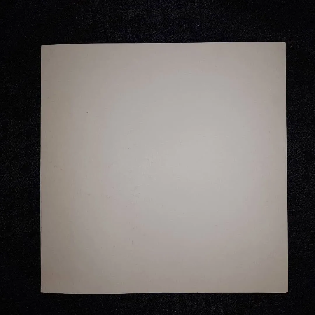 Plaque en carton rouge à l'effigie de Karl Marx — 4