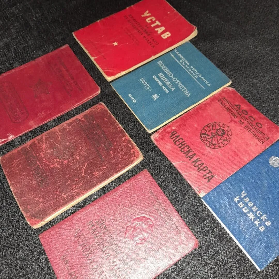 Group of documents — 2
