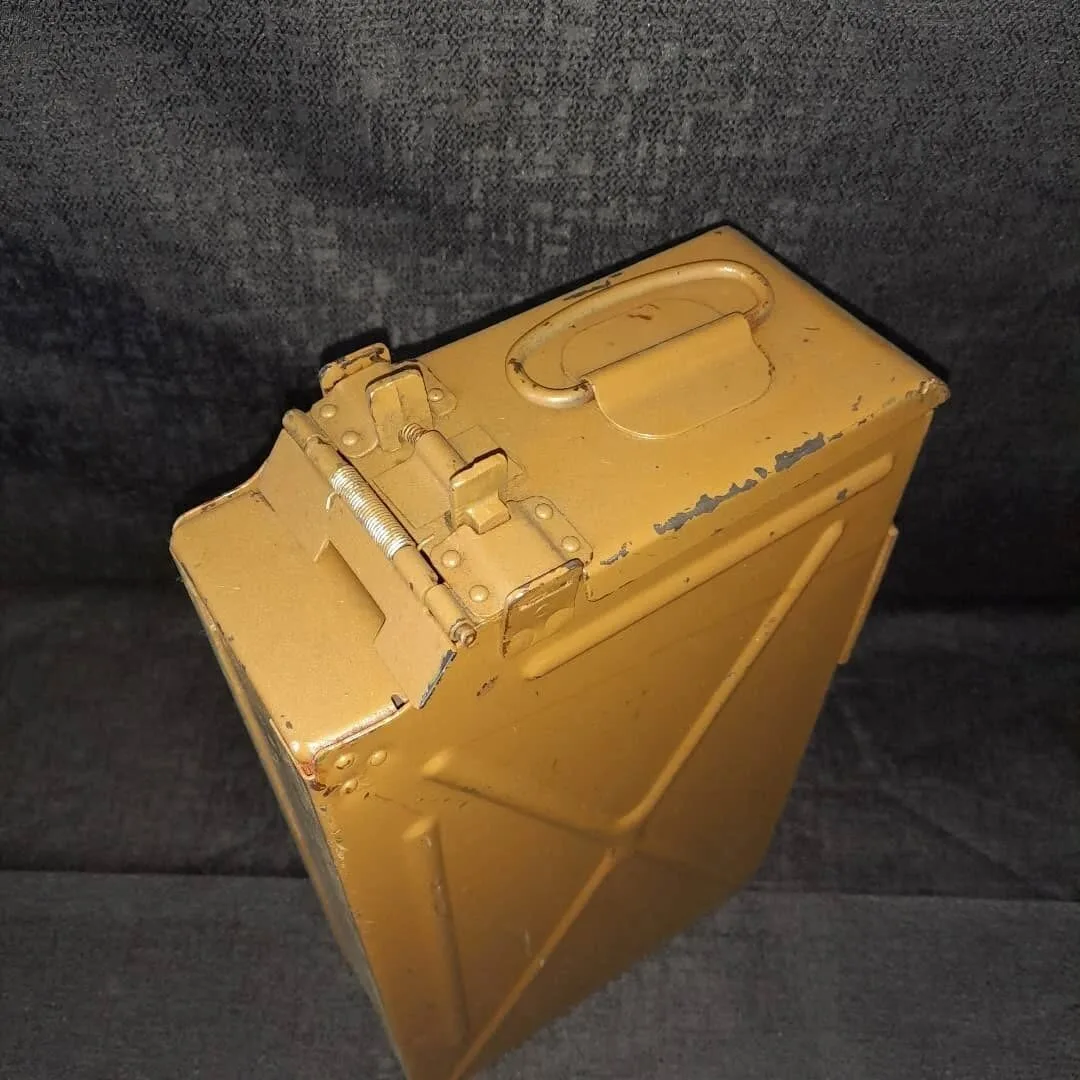 7.62 mm ammunition box for machine gun — 6