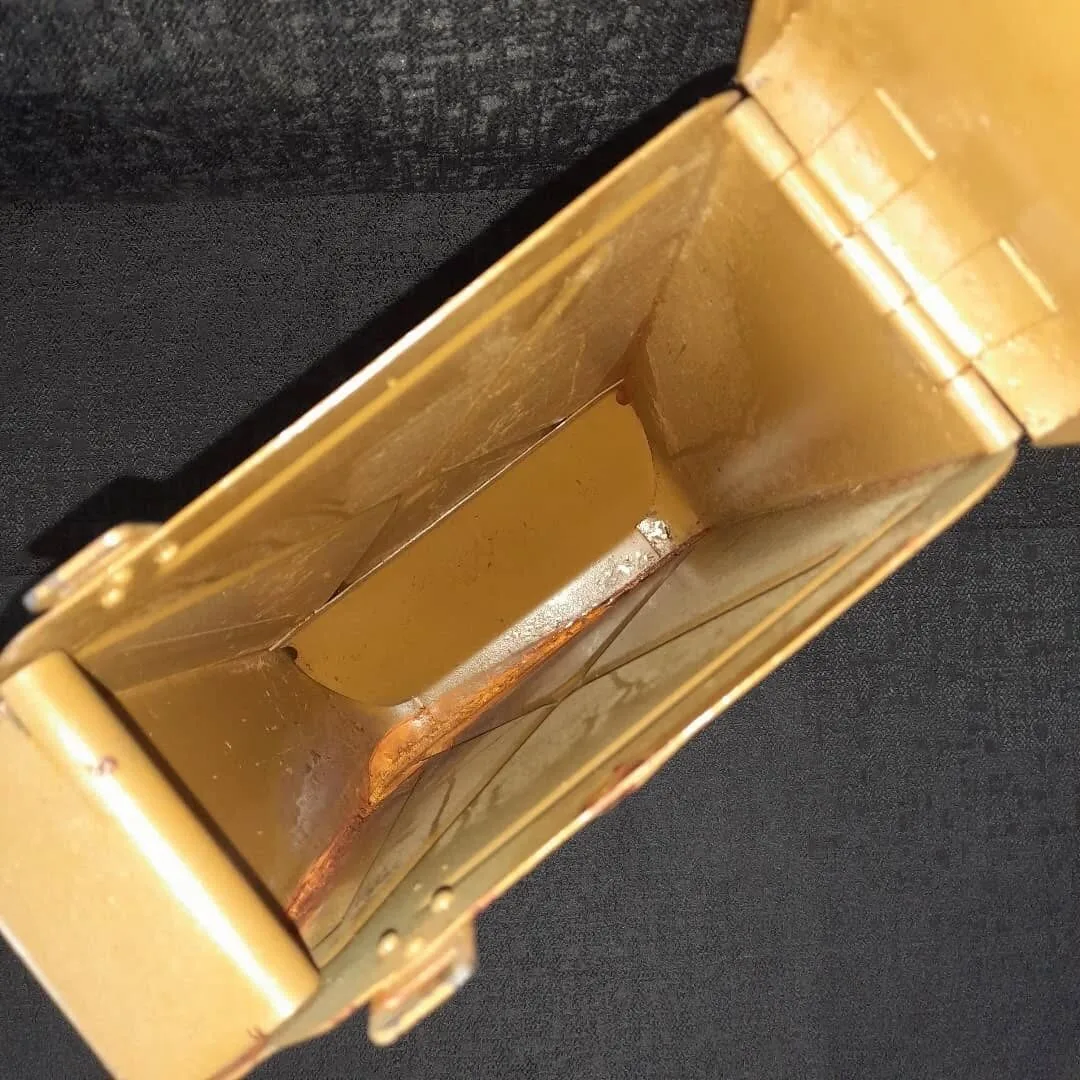 7.62 mm ammunition box for machine gun — 8