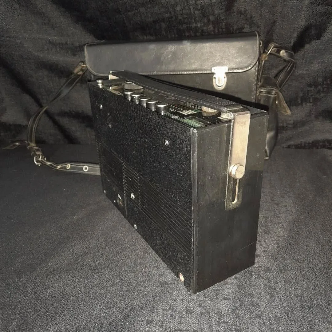 "Rodina" portable radio — 8