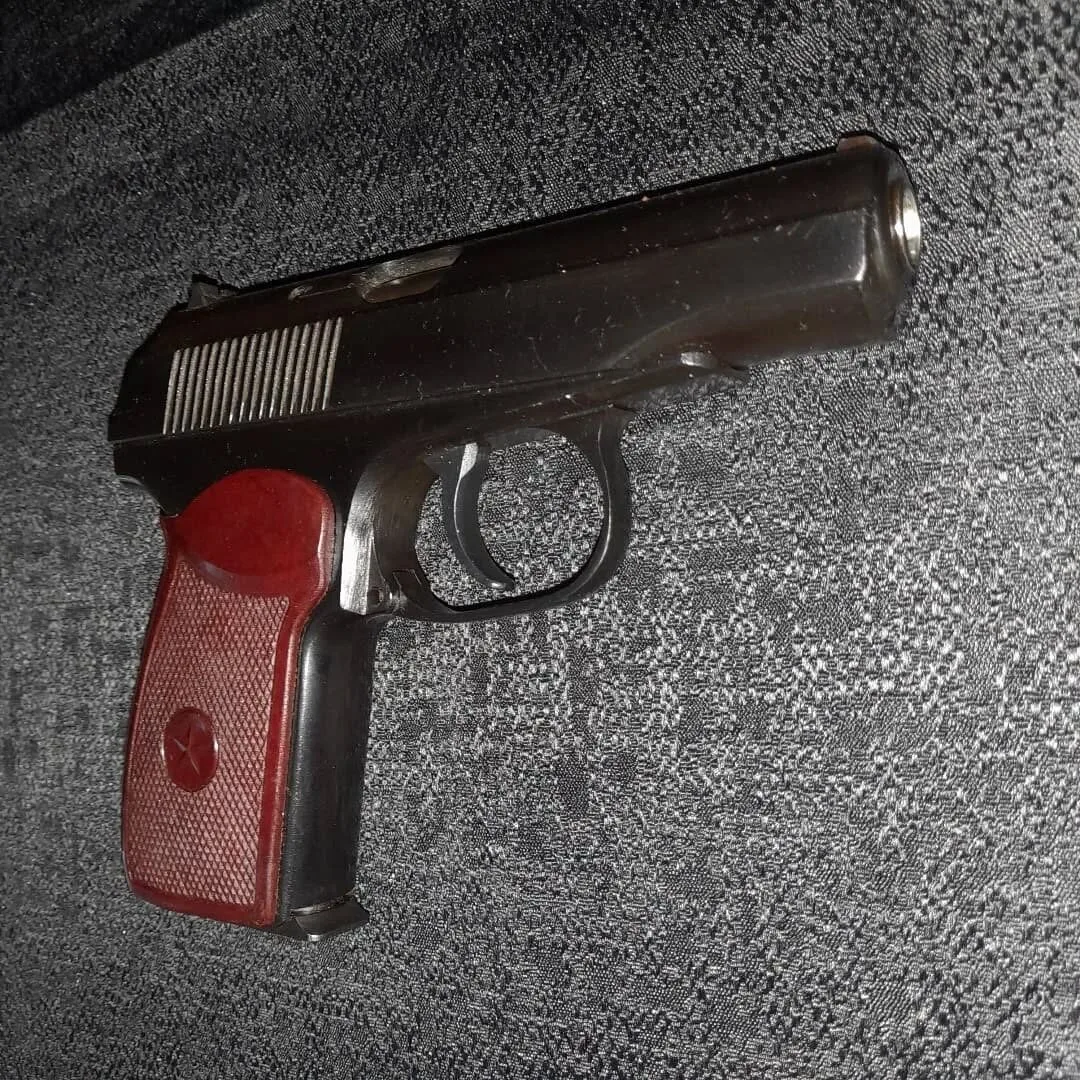 Makarov 9×18 mm pistol (deactivated) — 2