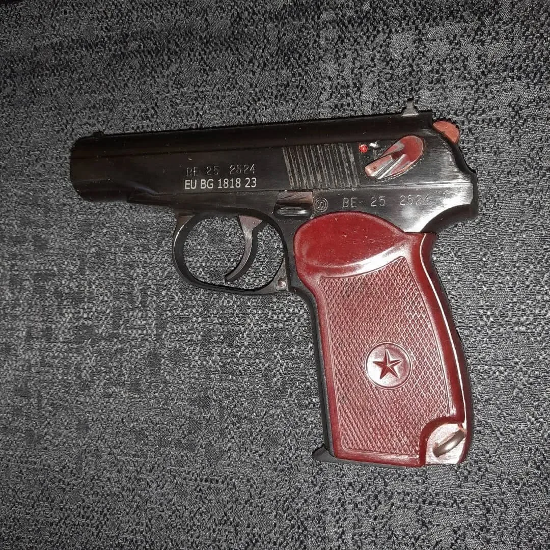 Makarov 9×18 mm pistol (deactivated) — 6