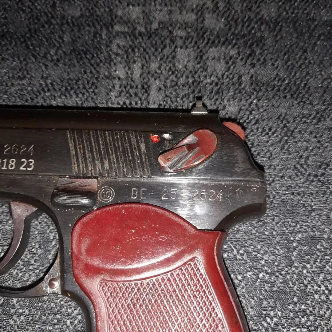 Makarov 9×18 mm pistol (deactivated) — 8