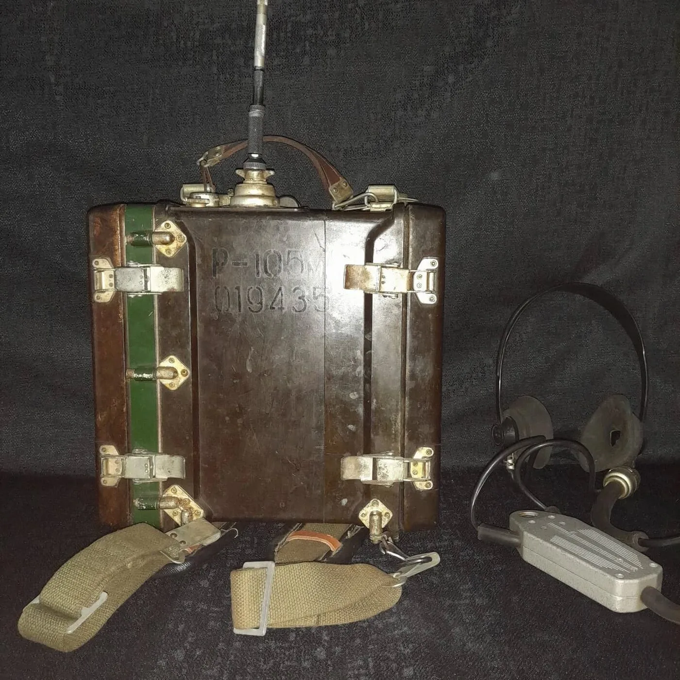 Soviet R-105-M military radio station — 2