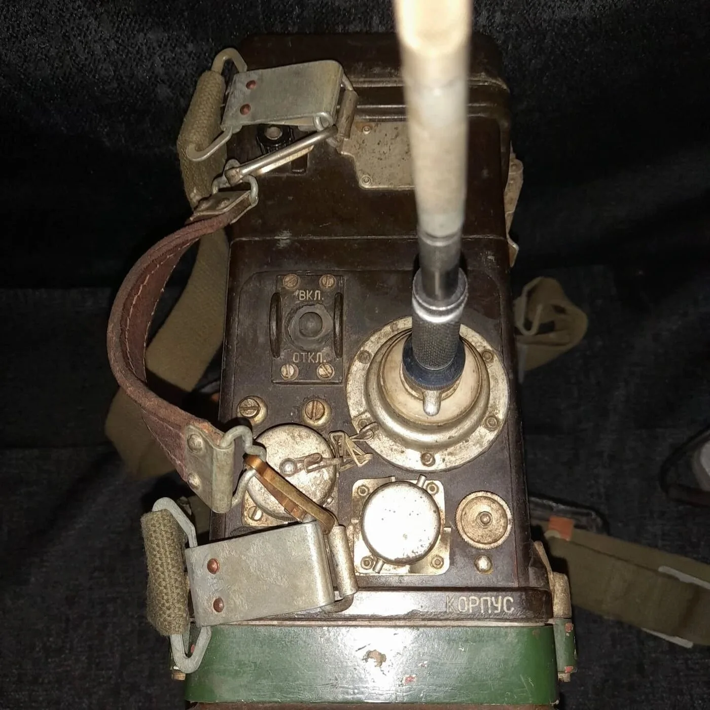 Soviet R-105-M military radio station — 4