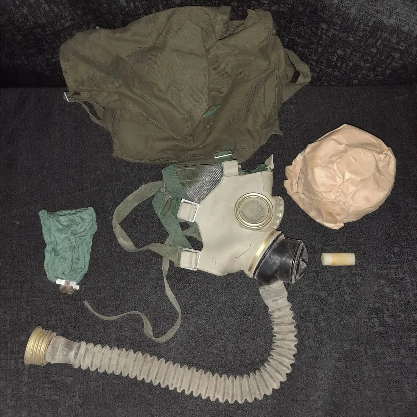 DP-1 children's gas mask