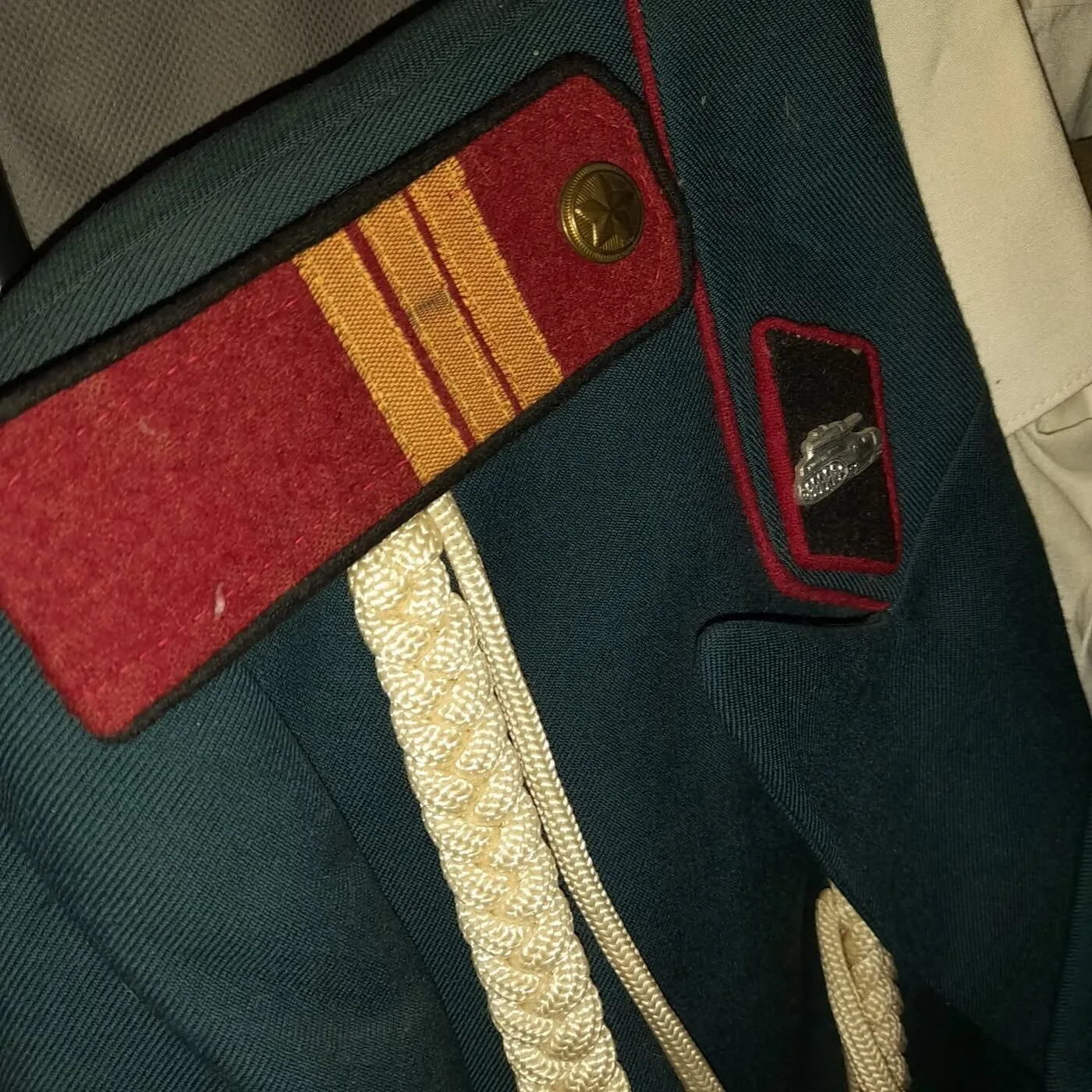 Parade uniform of an armoured troops sergeant — 5