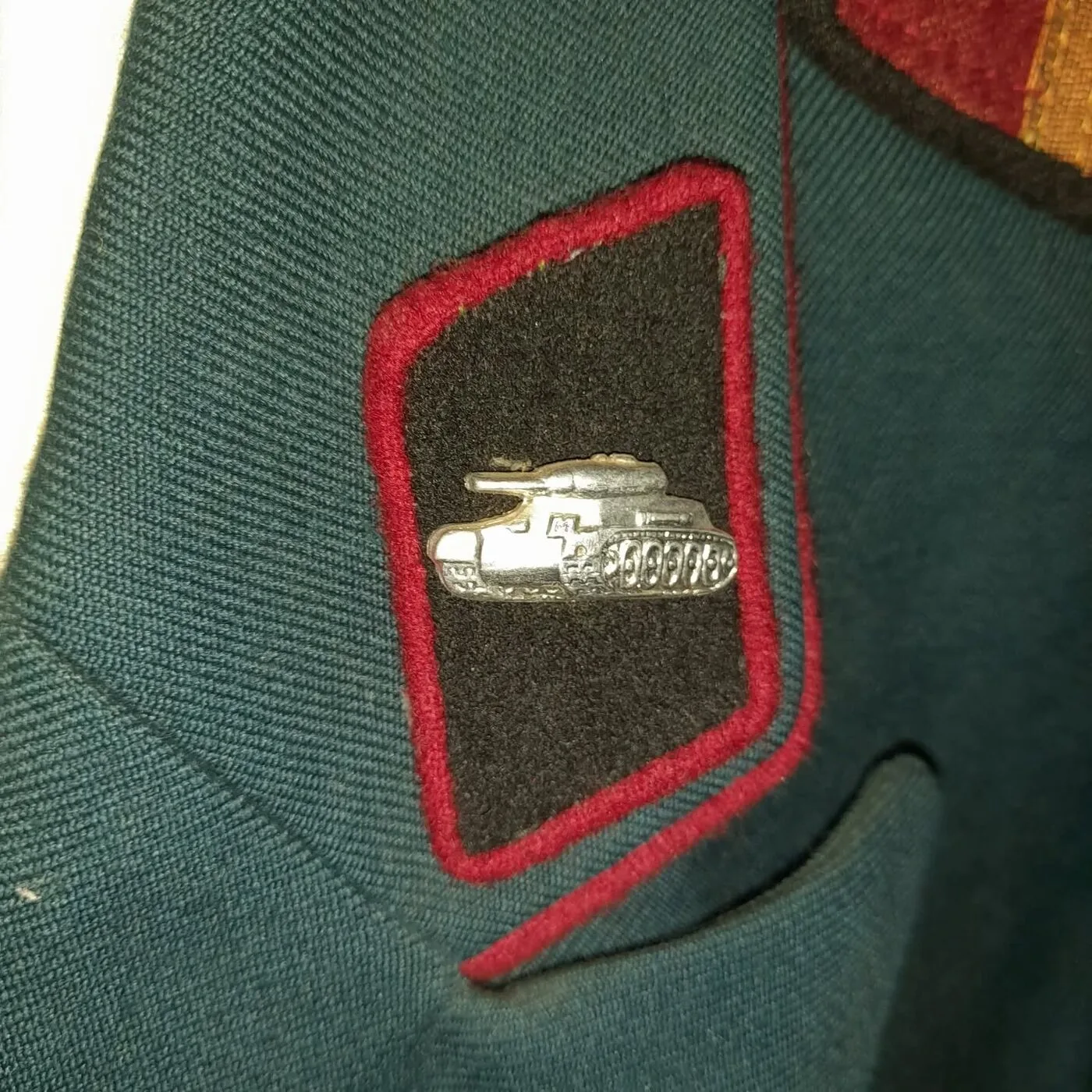 Parade uniform of an armoured troops sergeant — 6